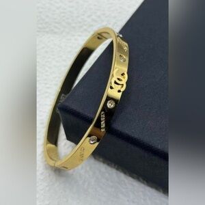 Fashion Gold Bangle with Crystal Details